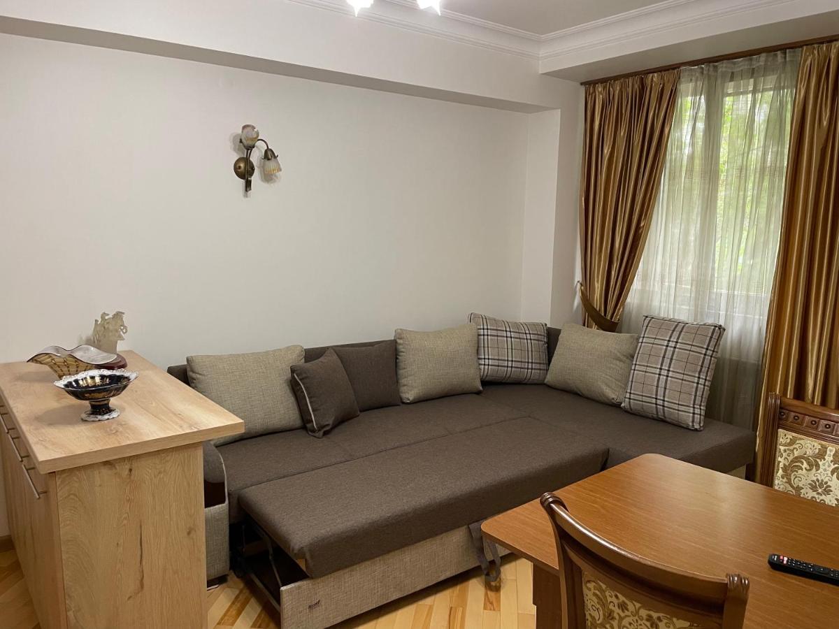 Apartment In City Center Jerevan Exteriör bild